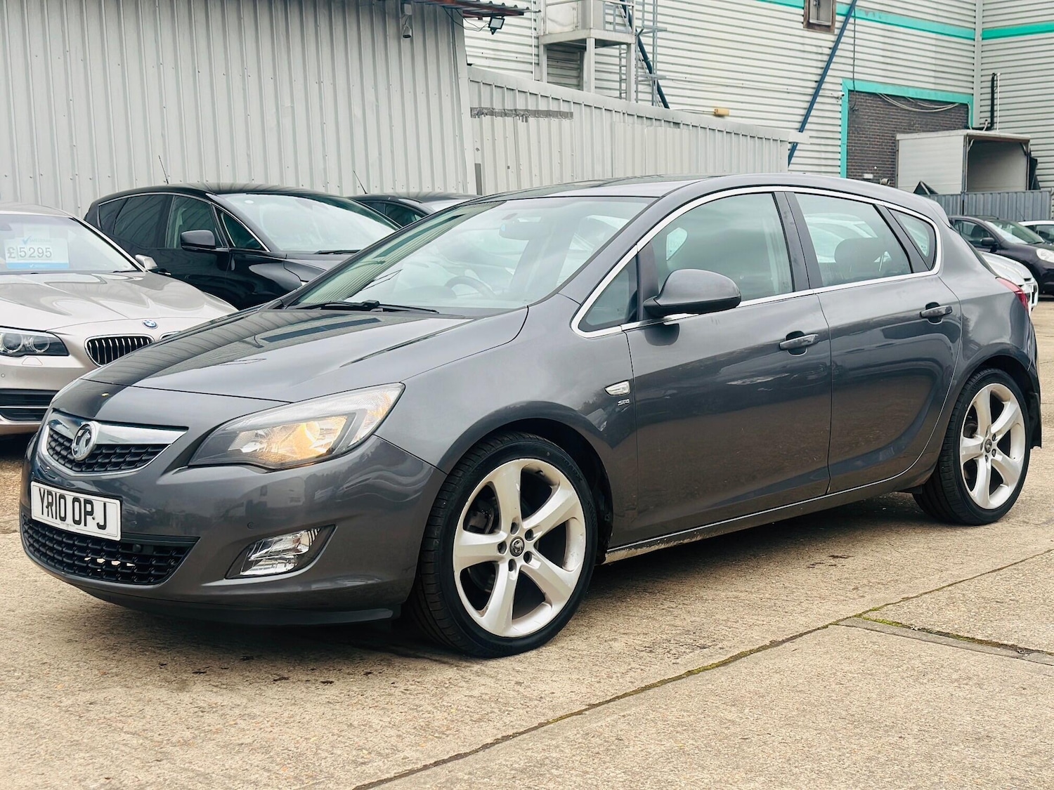 Used Vauxhall Astra 2010 for sale - 78062690: Photo 2