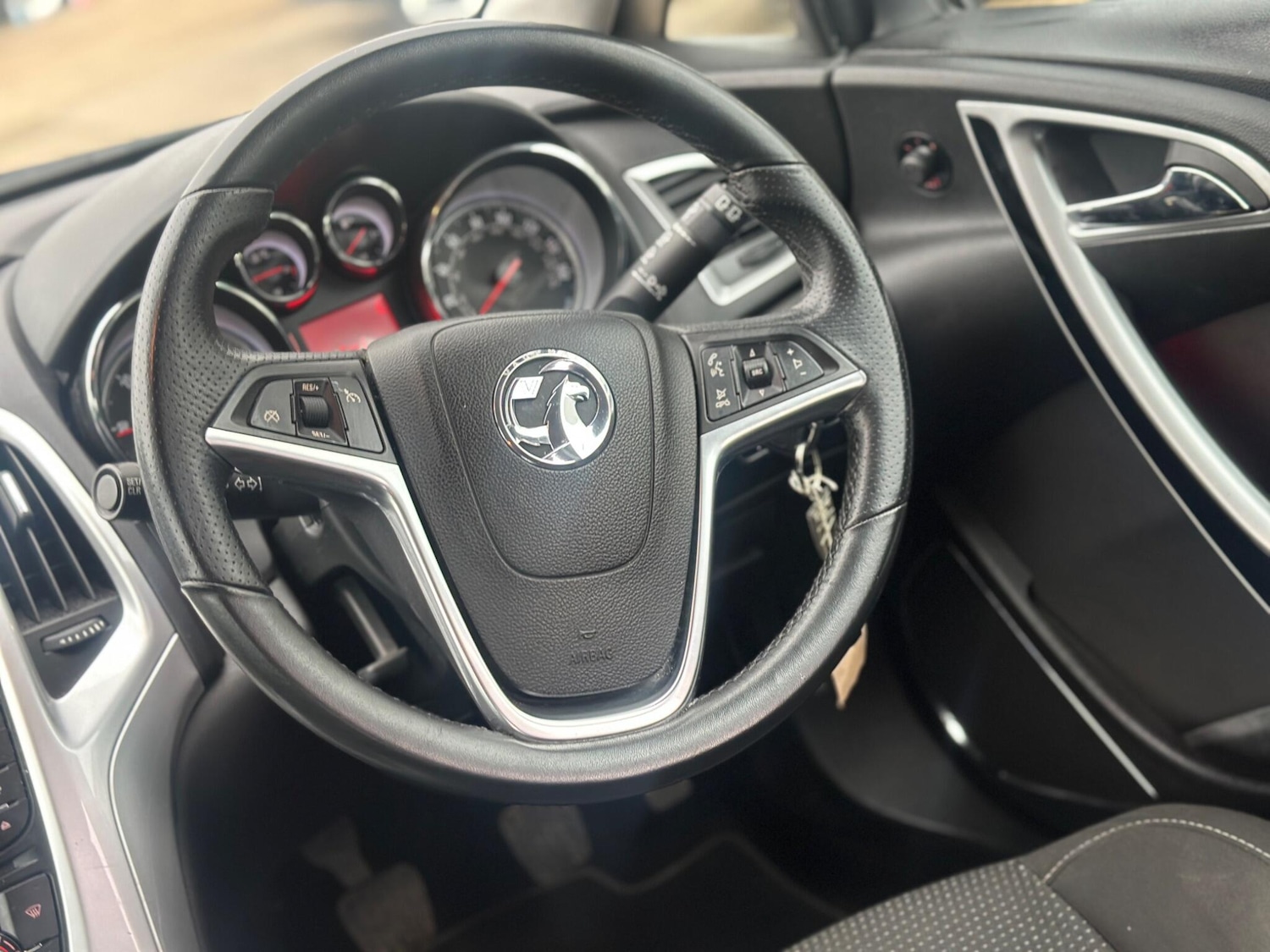 Used Vauxhall Astra 2010 for sale - 78062690: Photo 32