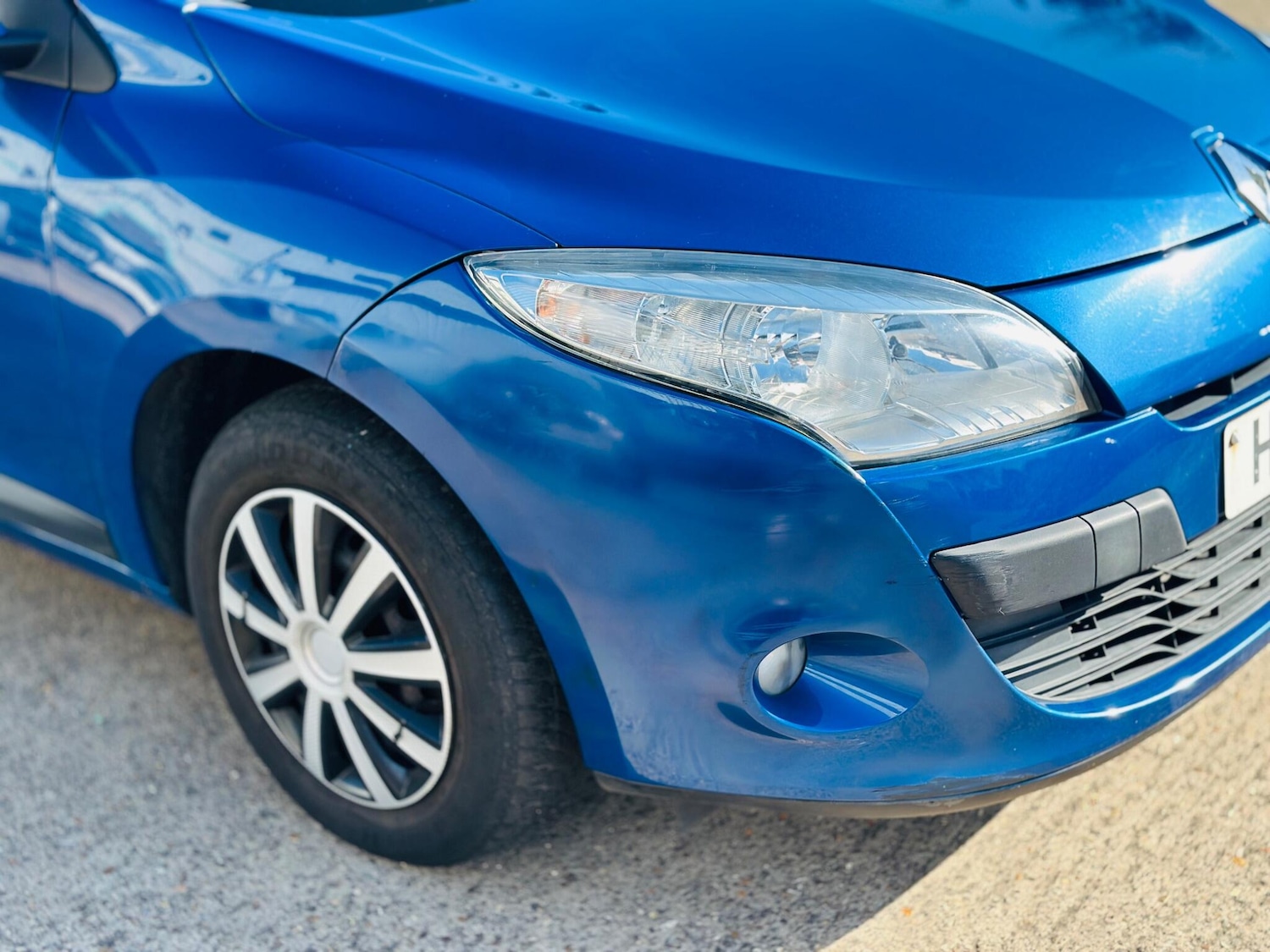 Used Renault Megane 2011 for sale - 77940052: Photo 10