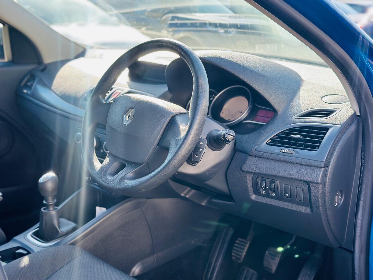 Used Renault Megane 2011 for sale - 77940052: Photo 20