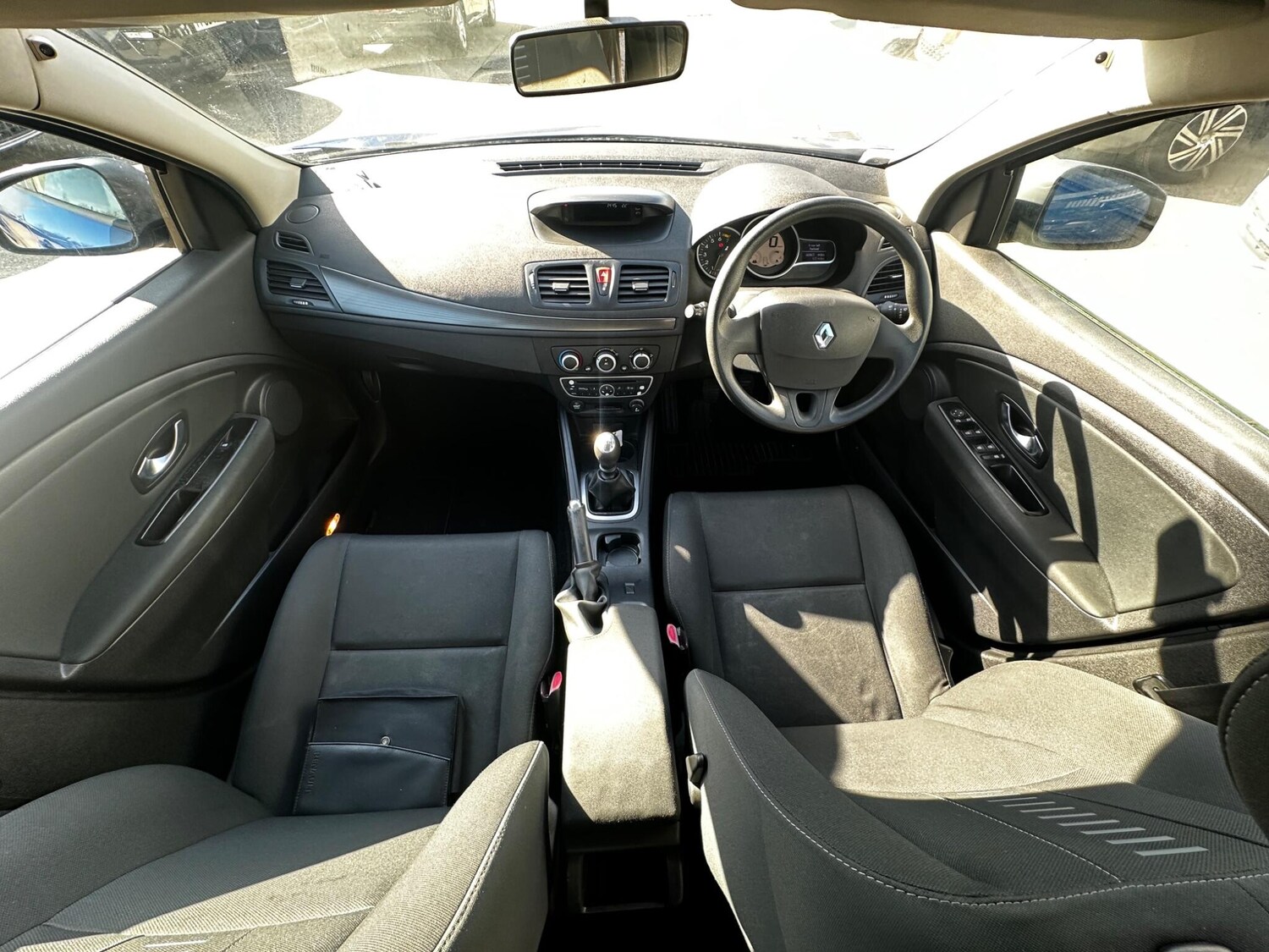 Used Renault Megane 2011 for sale - 77940052: Photo 26