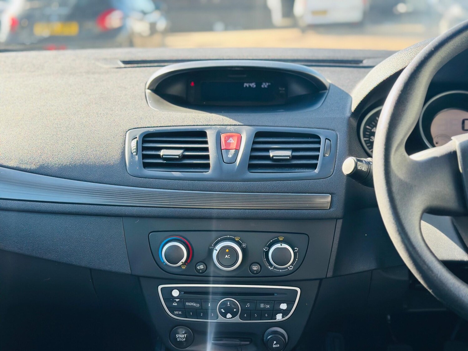 Used Renault Megane 2011 for sale - 77940052: Photo 28