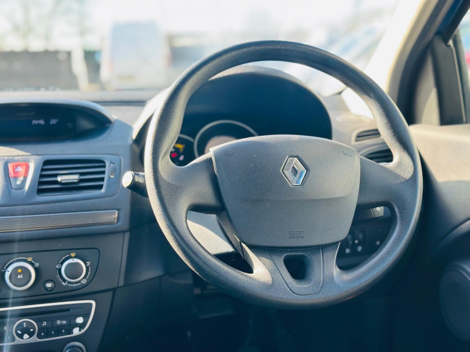 Used Renault Megane 2011 for sale - 77940052: Photo 30