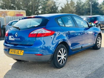 Used Renault Megane 2011 for sale - 77940052: Photo