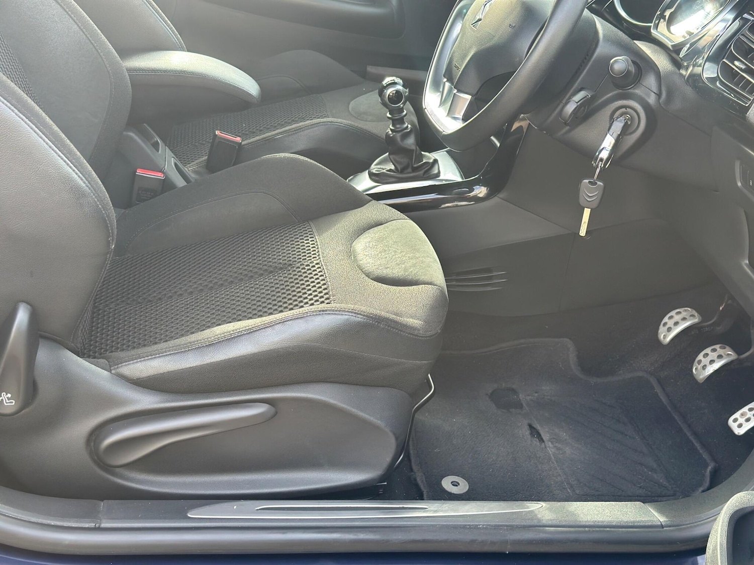 Used Citroen DS3 2015 for sale - 76992368: Photo 26