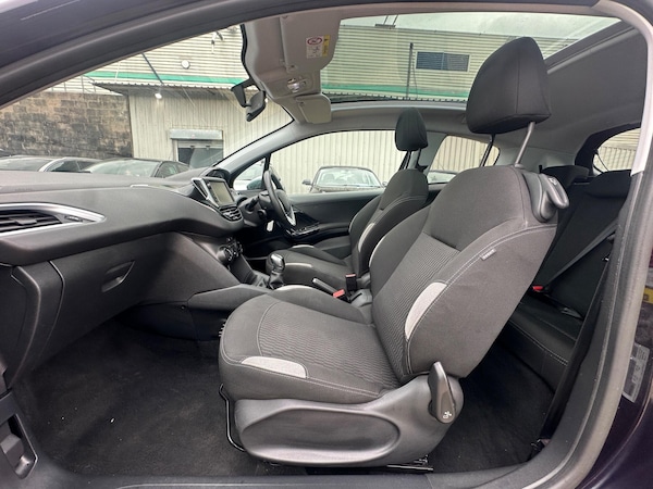 Used Peugeot 208 2014 for sale - 76239403: Photo 10
