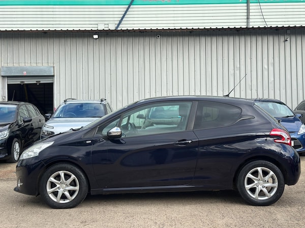 Used Peugeot 208 2014 for sale - 76239403: Photo 21