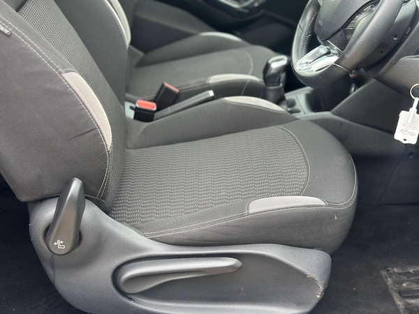 Used Peugeot 208 2014 for sale - 76239403: Photo 23