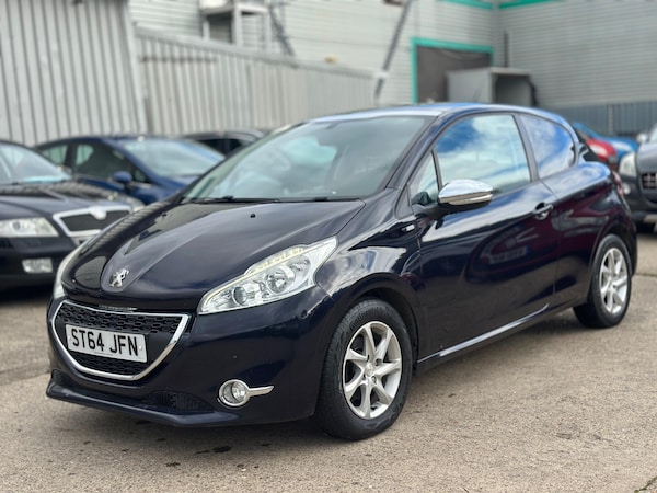Used Peugeot 208 2014 for sale - 76239403: Photo 2