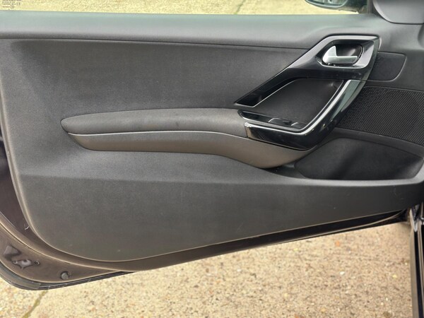Used Peugeot 208 2014 for sale - 76239403: Photo 33