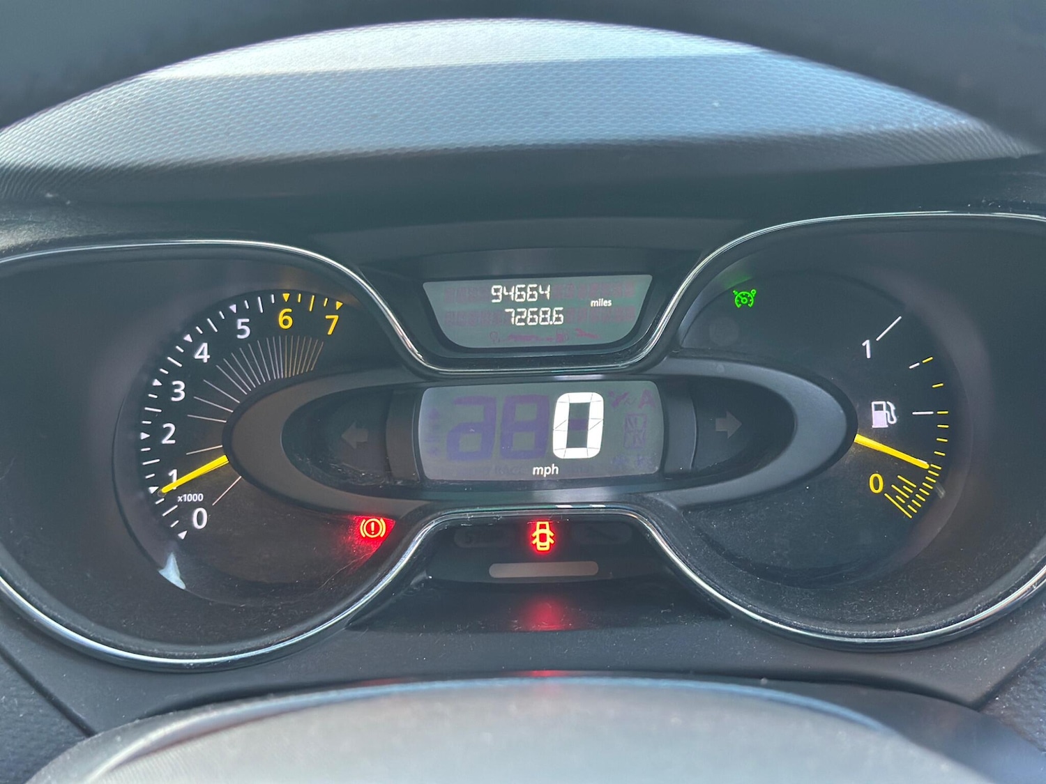 Used Renault Captur 2013 for sale - 76349284: Photo 6