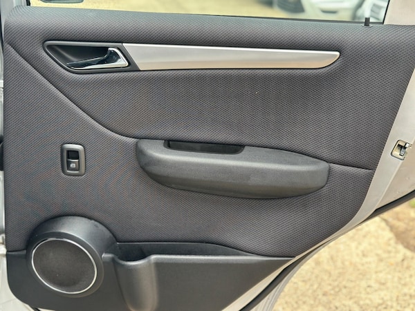 Used Mercedes-Benz A-Class 2011 for sale - 75589597: Photo 36