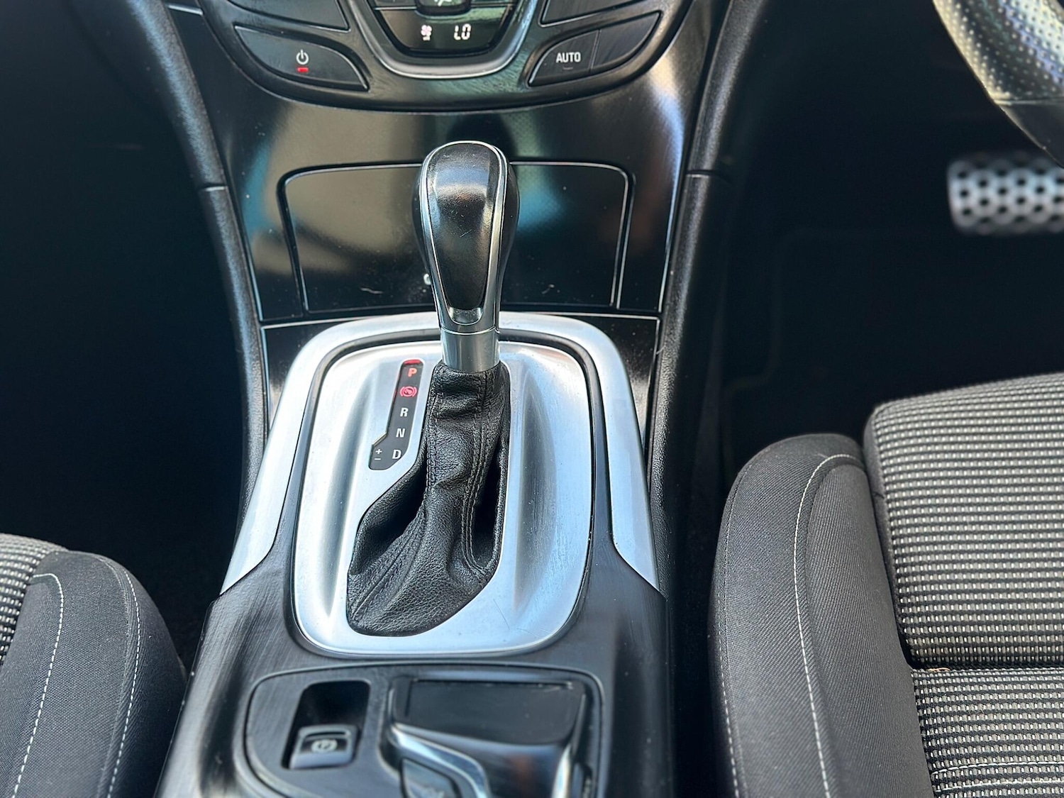 Used Vauxhall Insignia 2014 for sale - 76996003: Photo 31