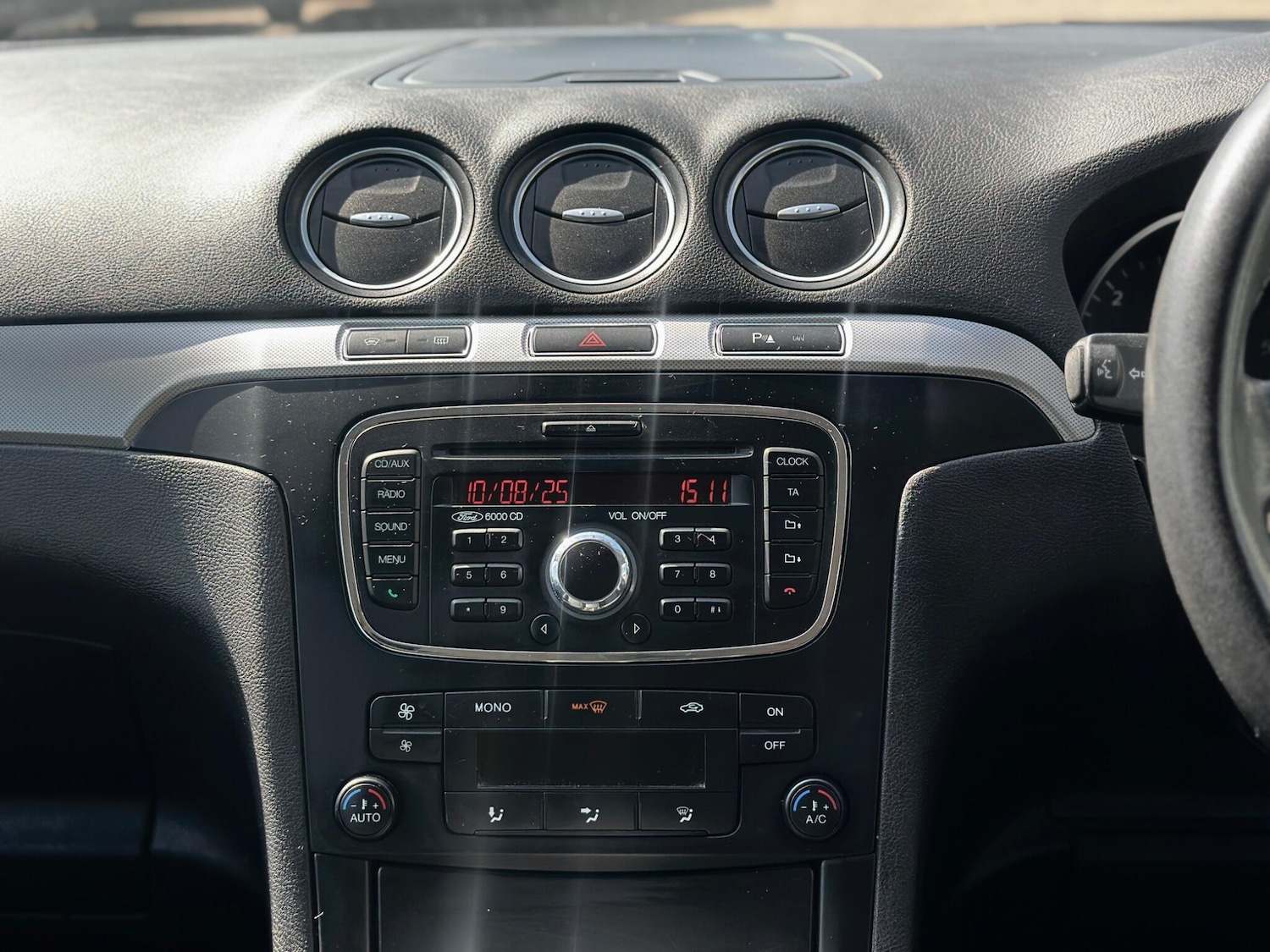 Used Ford S-Max 2013 for sale - 76672510: Photo 29