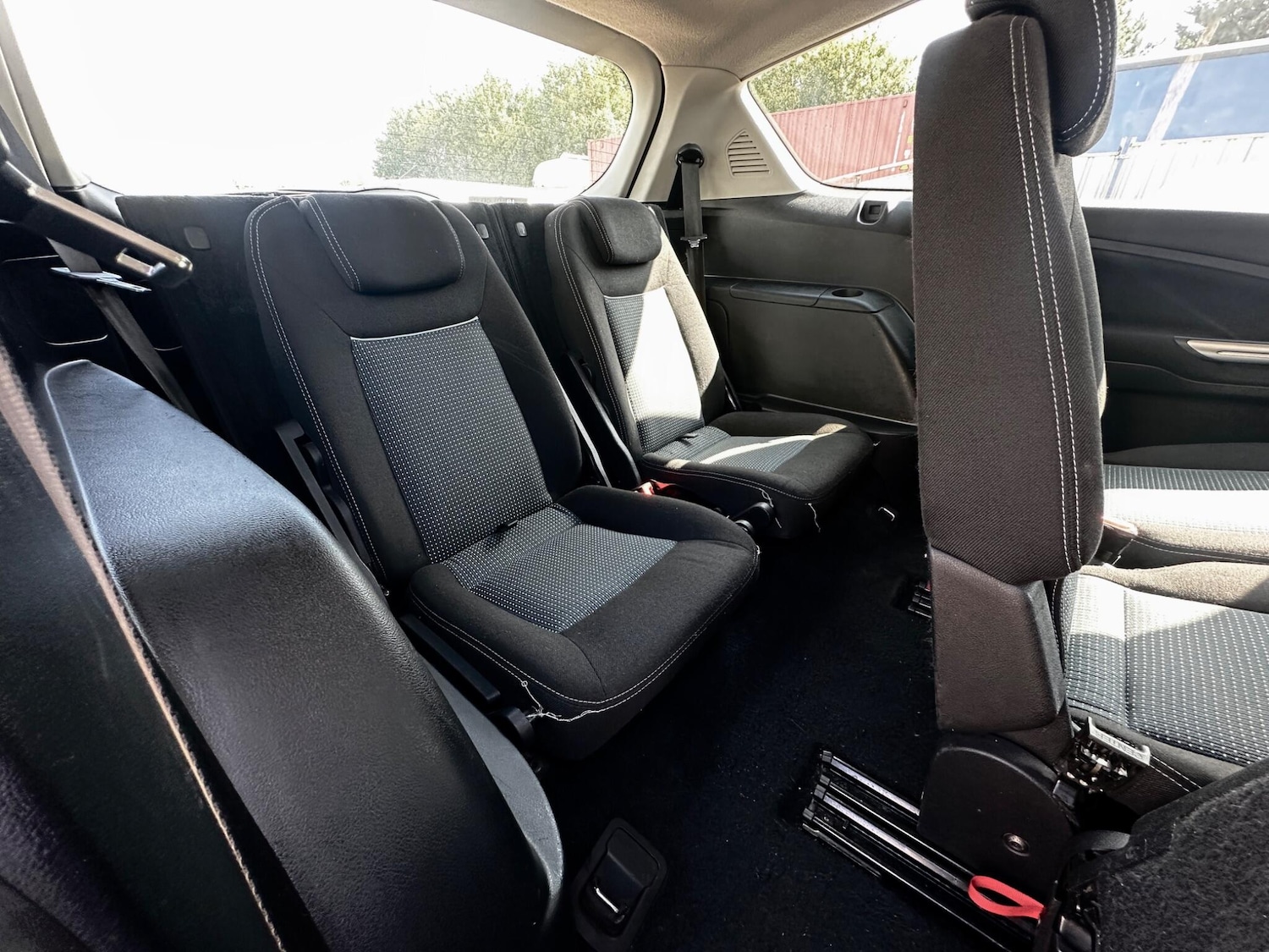 Used Ford S-Max 2013 for sale - 76672510: Photo 35