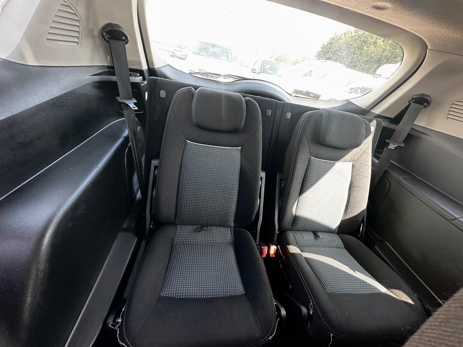 Used Ford S-Max 2013 for sale - 76672510: Photo 38