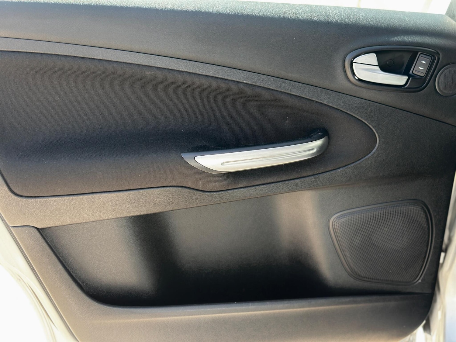 Used Ford S-Max 2013 for sale - 76672510: Photo 47