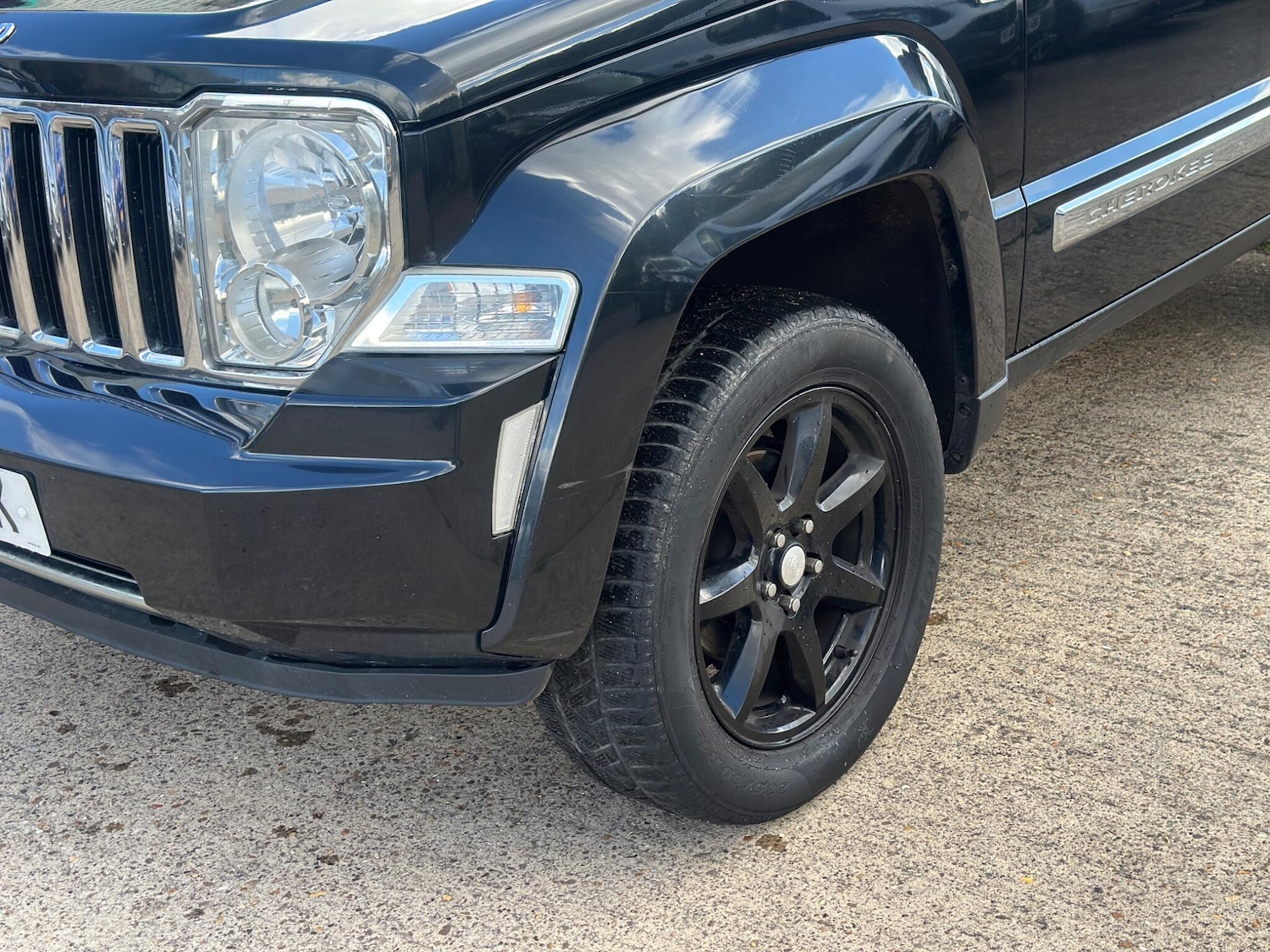 Used Jeep Cherokee 2010 for sale - 76610140: Photo 13