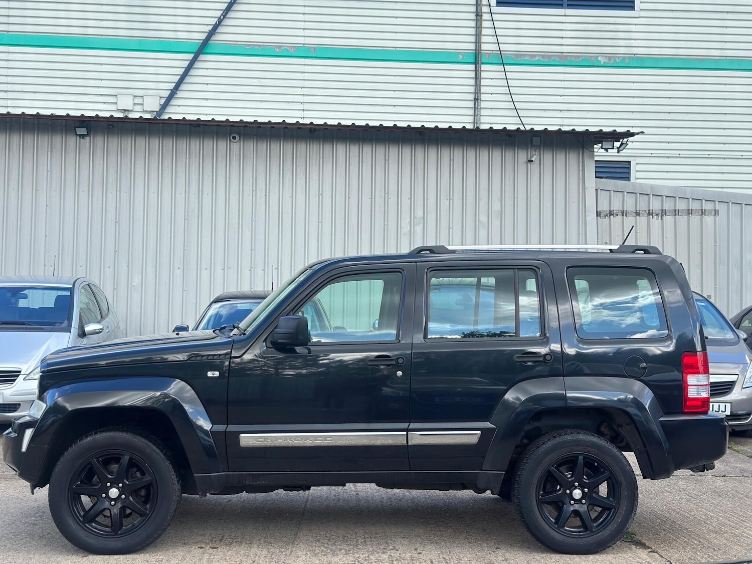 Used Jeep Cherokee 2010 for sale - 76610140: Photo 18