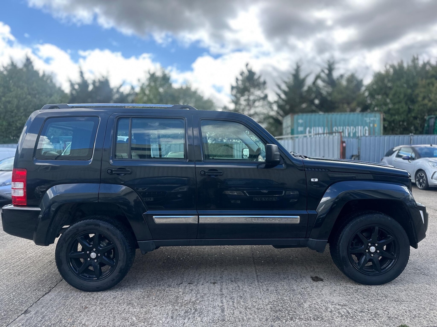 Used Jeep Cherokee 2010 for sale - 76610140: Photo 19