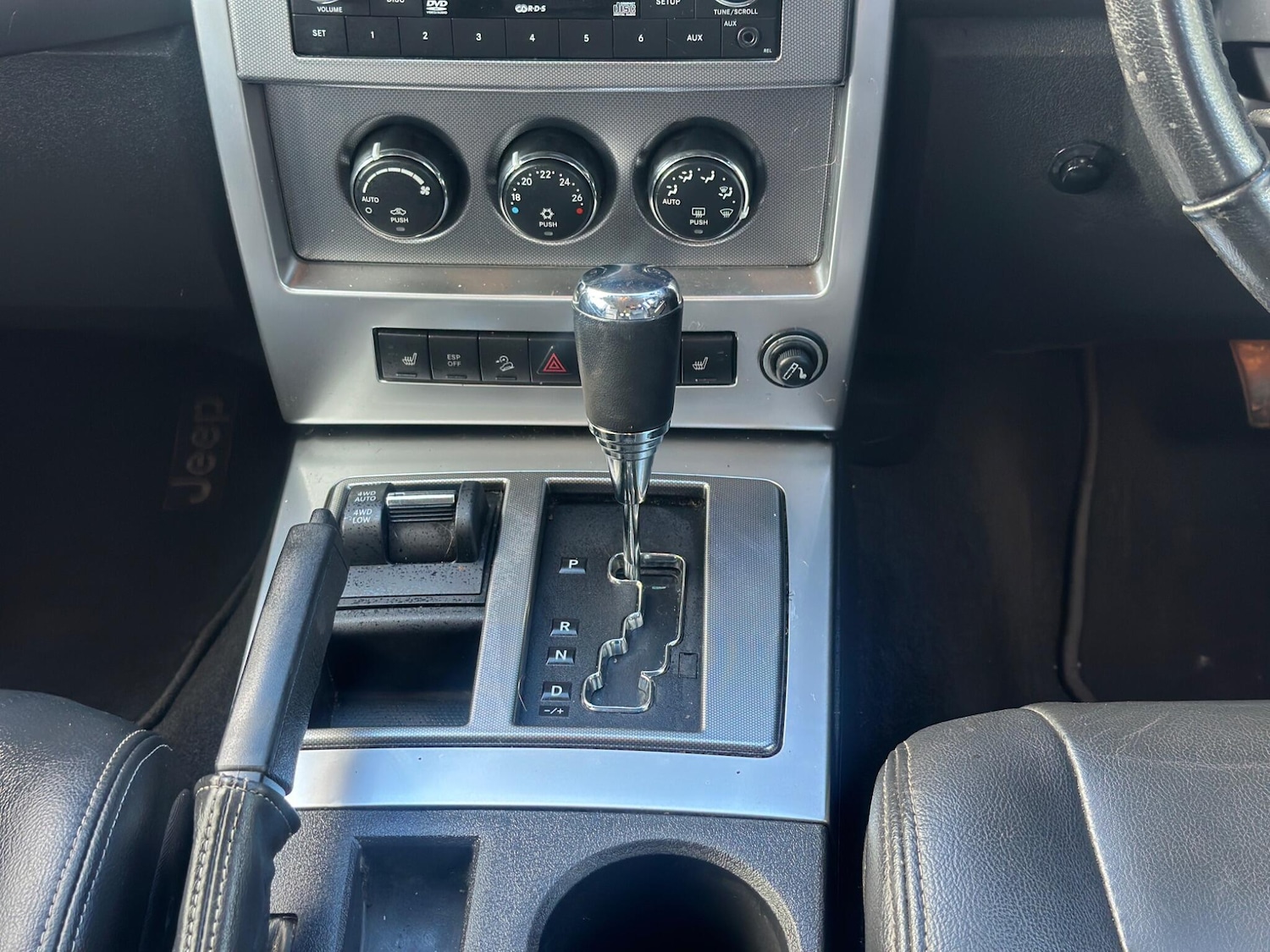 Used Jeep Cherokee 2010 for sale - 76610140: Photo 27