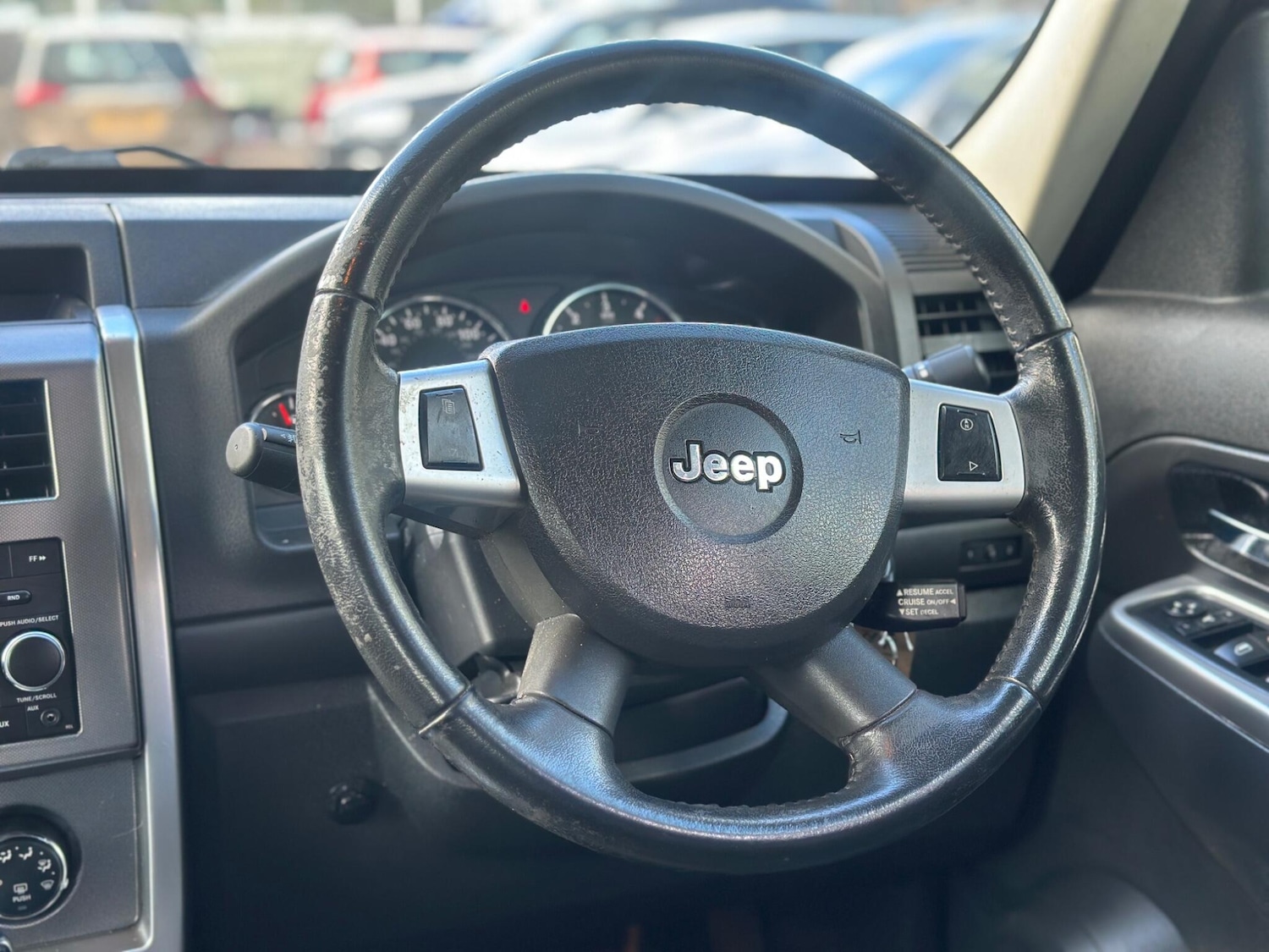 Used Jeep Cherokee 2010 for sale - 76610140: Photo 31