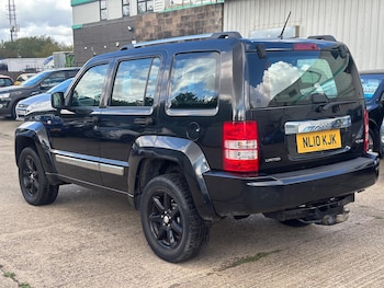 Used Jeep Cherokee 2010 for sale - 76610140: Photo