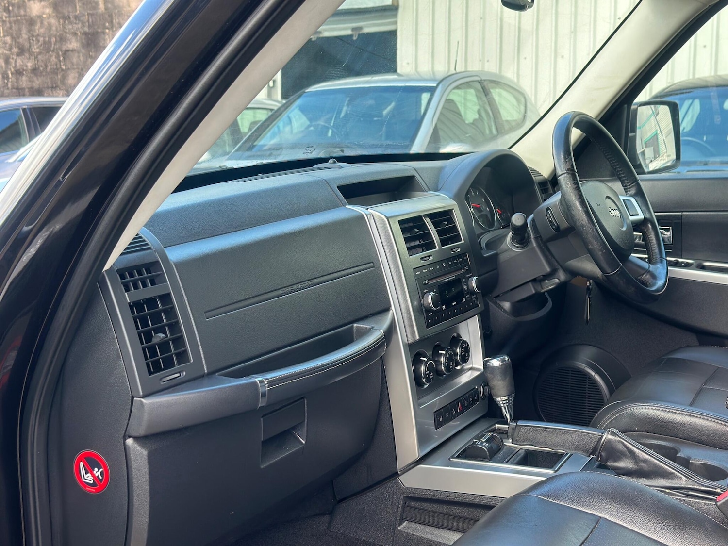 Used Jeep Cherokee 2010 for sale - 76610140: Photo 42