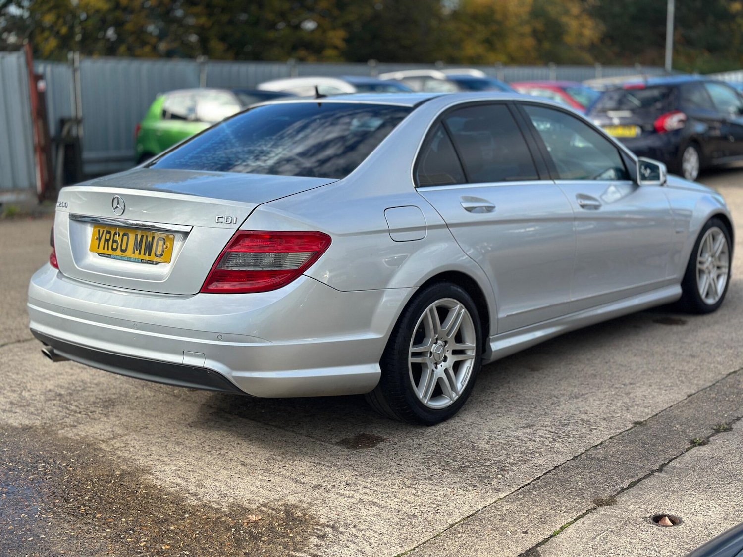 Used Mercedes-Benz C Class 2010 for sale - 76348728: Photo 4