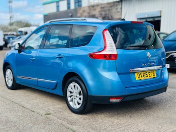 Used Renault Grand Scenic 2015 for sale - 78136223: Photo