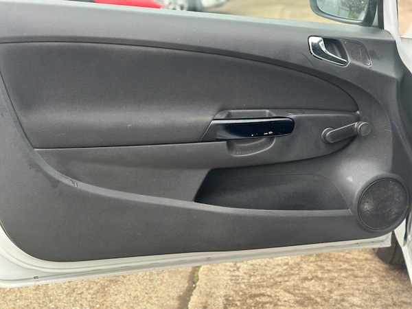 Used Vauxhall Corsa Van 2015 for sale - 74047922: Photo 23