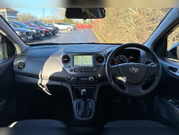 Used Hyundai i10 2019 for sale - 77457632: Photo