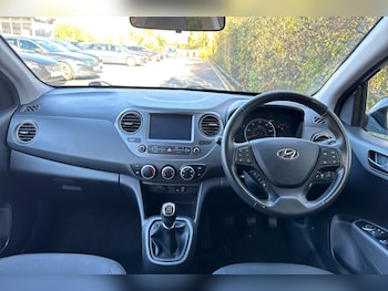 Used Hyundai i10 2019 for sale - 76338983: Photo