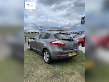 Used Renault Megane 2010 for sale - 79775828: Photo