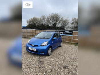 Used Toyota AYGO 2011 for sale - 77918175: Photo