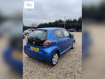 Used Toyota AYGO 2011 for sale - 77918175: Photo