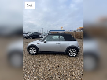 Used MINI Convertible 2004 for sale - 77240275: Photo