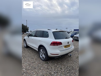 Used Volkswagen Touareg 2011 for sale - 77921753: Photo