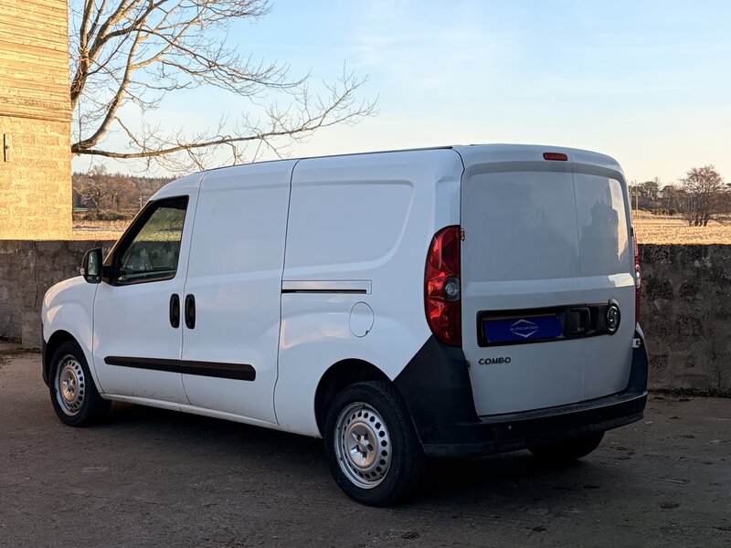 Used Vauxhall Combo 2018 for sale - 77764281: Photo 3