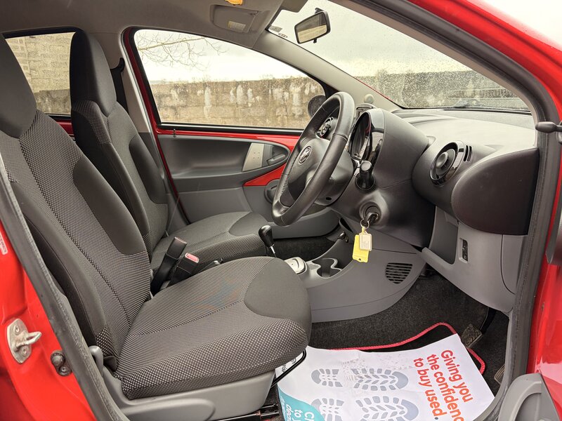 Used Toyota AYGO 2011 for sale - 77457955: Photo 22