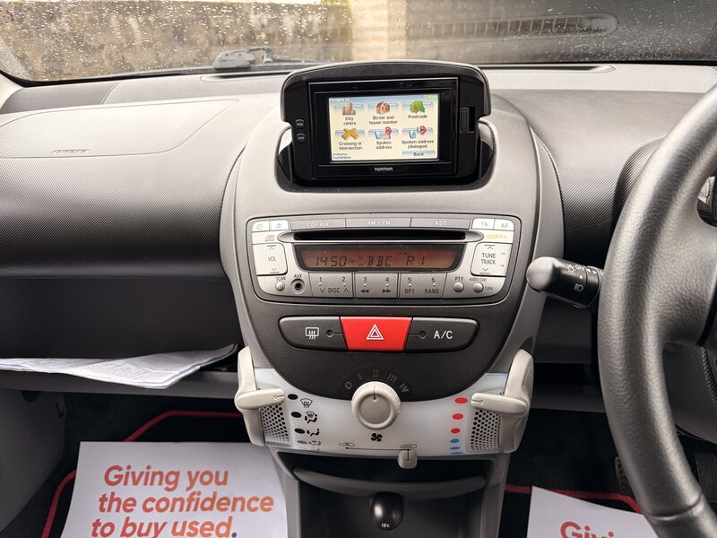 Used Toyota AYGO 2011 for sale - 77457955: Photo 6