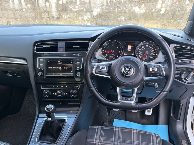 Used Volkswagen Golf 2016 for sale - 77638213: Photo 6