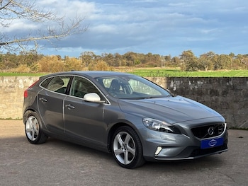Used Volvo V40 2015 for sale - 76361661: Photo