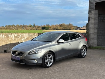Used Volvo V40 2015 for sale - 76361661: Photo