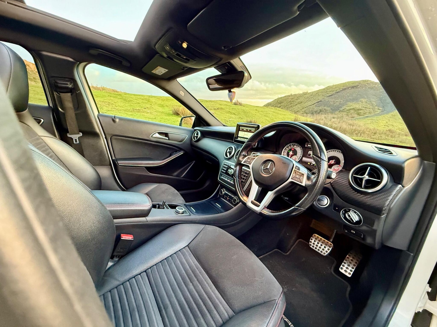 Used Mercedes-Benz A-Class 2015 for sale - 76953598: Photo 2