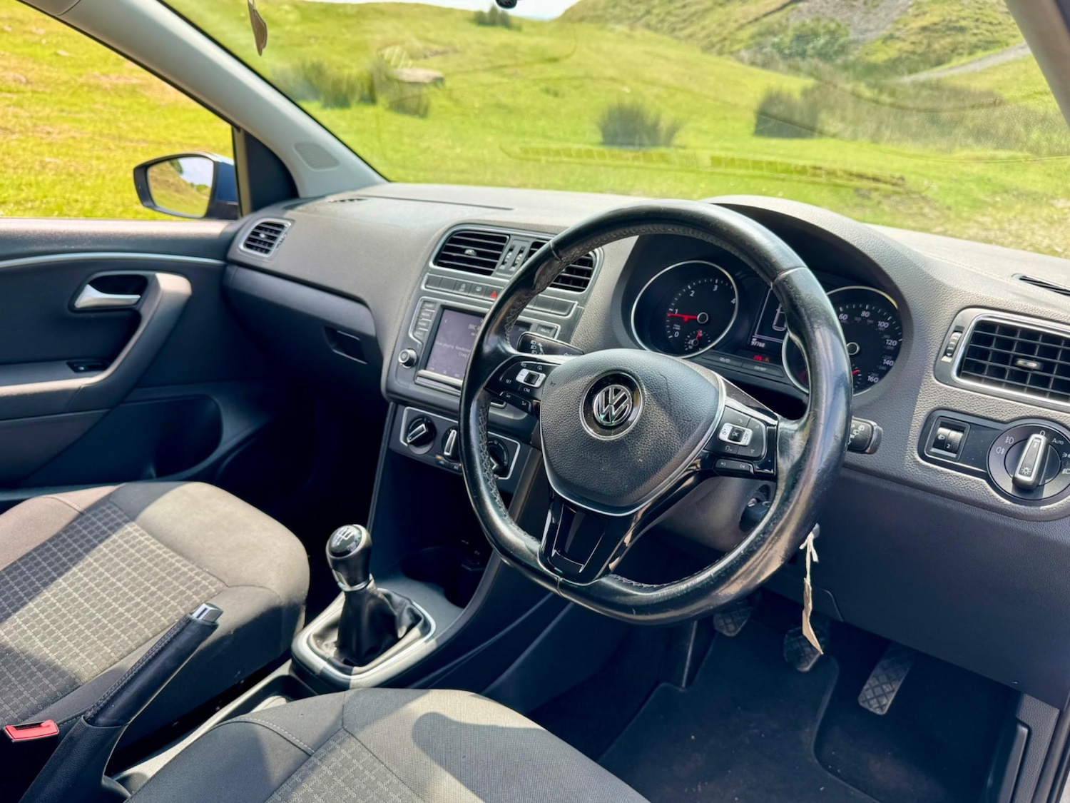 Used Volkswagen Polo 2017 for sale - 77537692: Photo 2