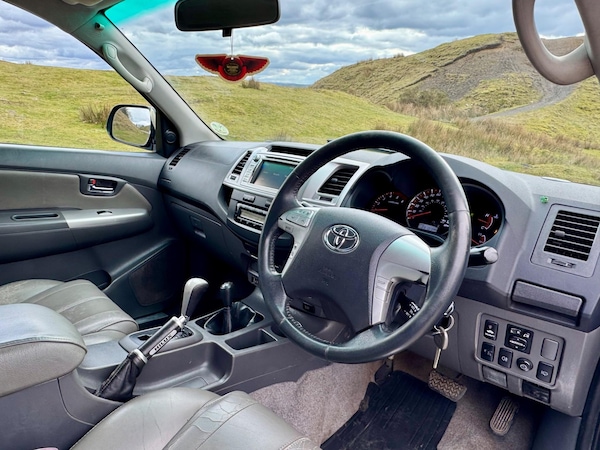 Used Toyota Hilux 2012 for sale - 75577389: Photo 2