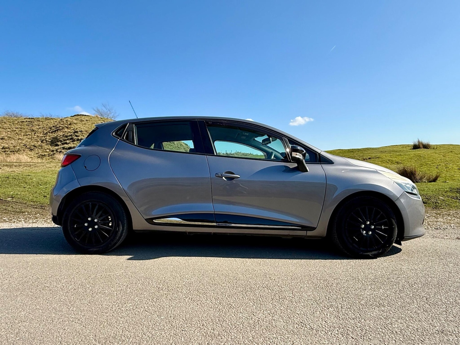 Used Renault Clio for sale - 77753767: Photo 2