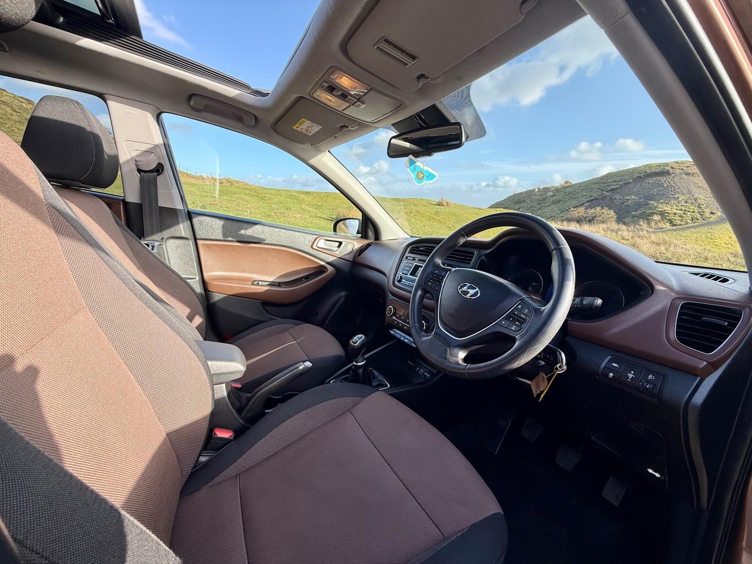 Used Hyundai i20 2015 for sale - 78048181: Photo 2