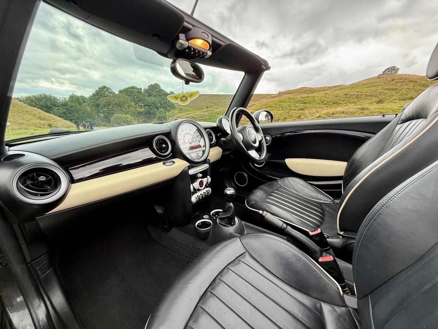 Used MINI Convertible 2010 for sale - 76473683: Photo 36